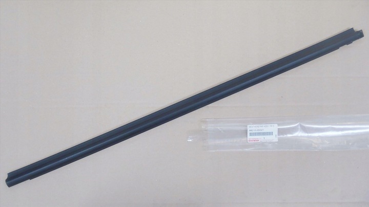 фото №2, Yaris i 01-05 ущільнювач ущільнювач скла планка скло двері