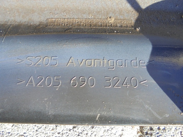 фото №2, Mercedes w205 avantgarde - планка пороговая правая