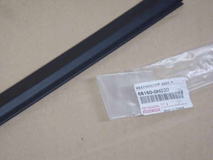 фото №3, Aygo i 05-14 прокладка скла двері планка перед pp