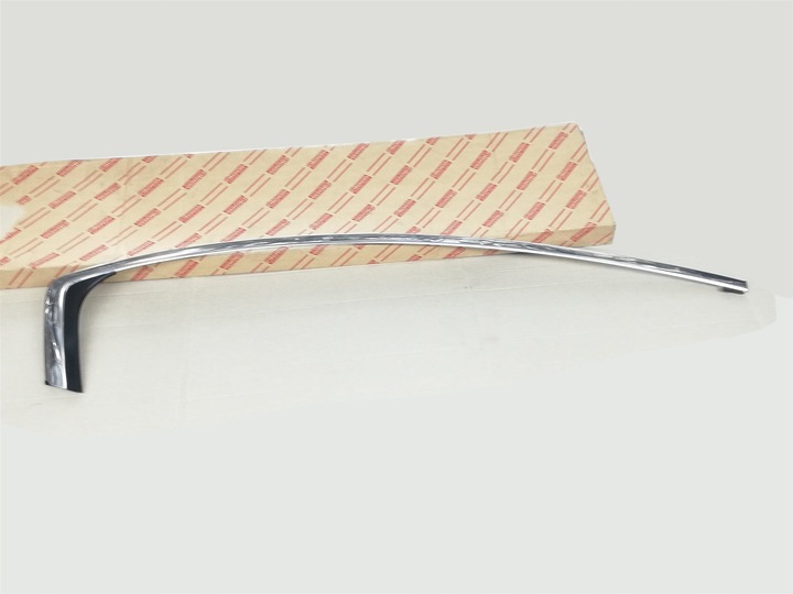 фото №10, Avensis t27 08-18 sed планка хром рамка дверь зад