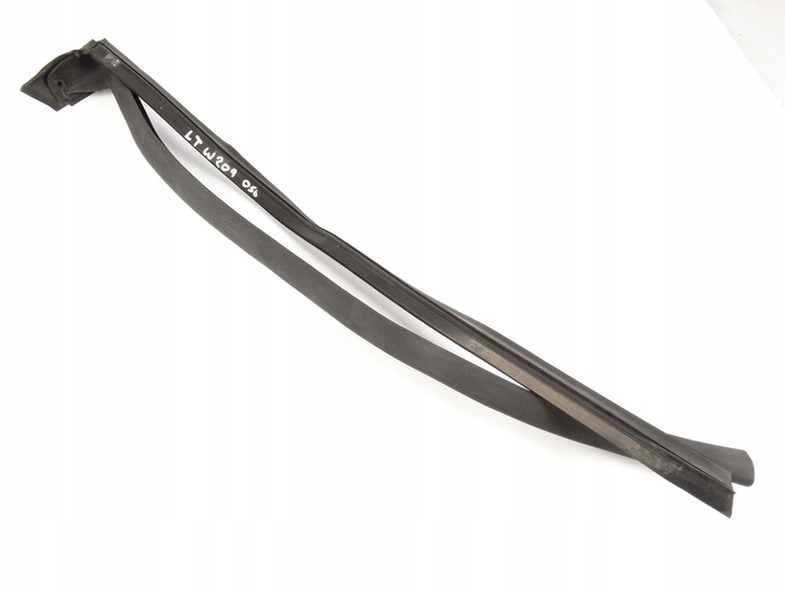 фото №1, Mercedes clk w209 купе прокладка стёкла левый зад