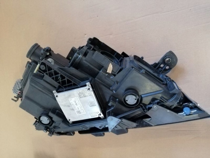 фото №7, Лампы передние комплект полный led vw arteon идеальные