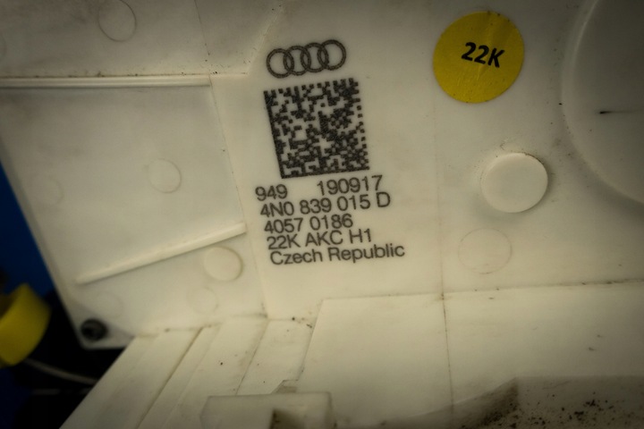фото №6, Audi оригинальный номер 4n0839015d замок дверь