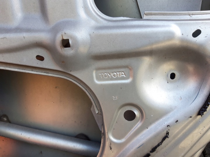 фото №8, Дверь toyota yaris