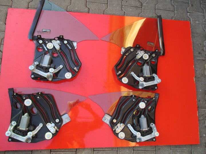 фото №8, Скло права задня mercedes sl500 r230 01-