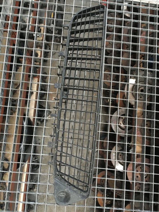 фото №1, Vectra c gts решётка средняя бампера 13100588