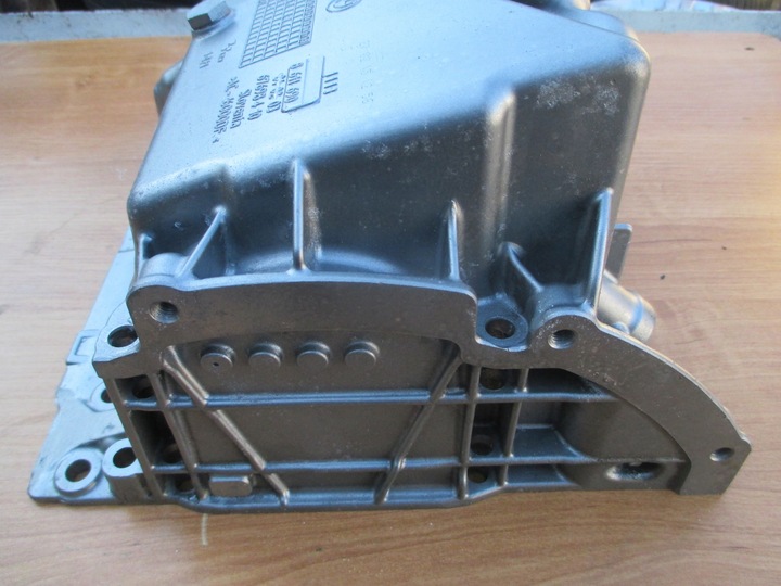 фото №13, Bmw 1 3 f20 f30 1.8i датчик уровня масла 7638343 поддон