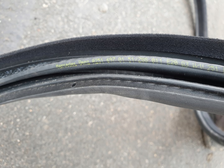 фото №7, Ущільнювач двері задніх кузовна mercedes r w251 довгий oem номер a25169708