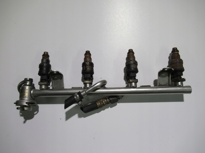 фото №1, Планка впрыскивающий vw passat b6 2.0 alt 058133681