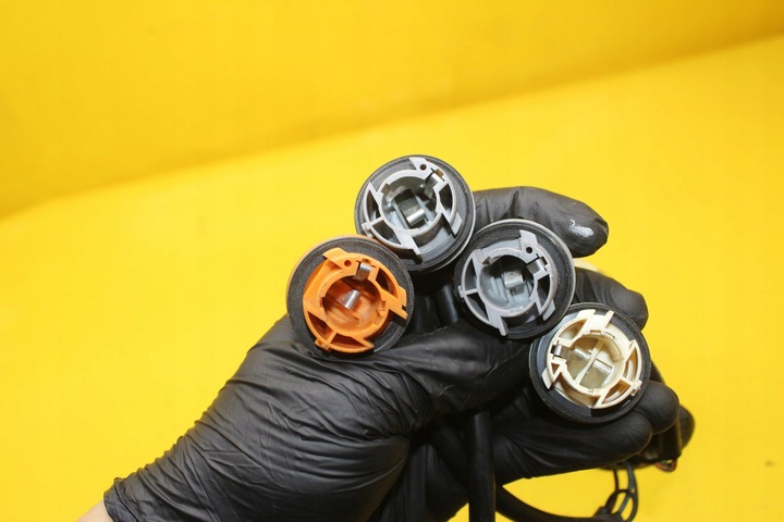 фото №5, Установка задней лампы mondeo mk3 1s7x-13a412-cb