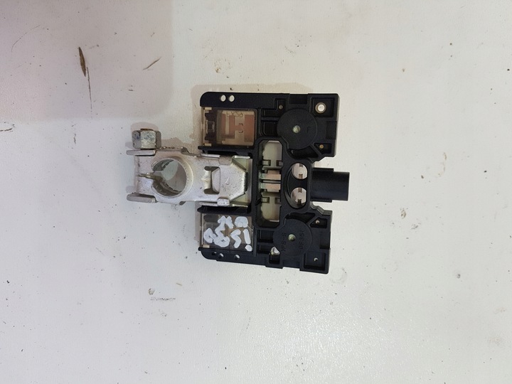 фото №1, Lexus is300h is iii 2013+ клемма предохранитель aku