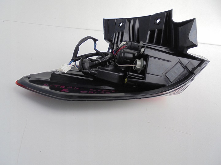 фото №11, Nissan x-trail t32 рестайлинг лампа зад правая задняя 2017