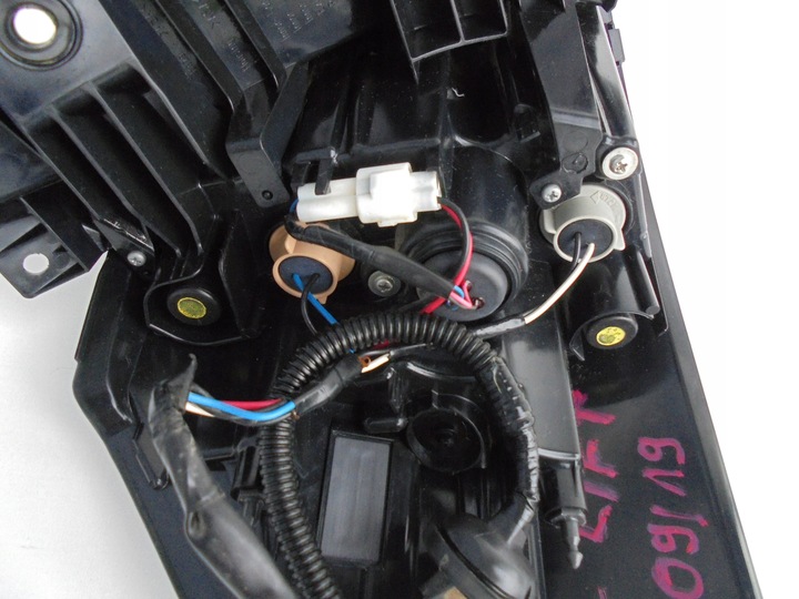 фото №13, Nissan x-trail t32 рестайлинг лампа зад правая задняя 2017