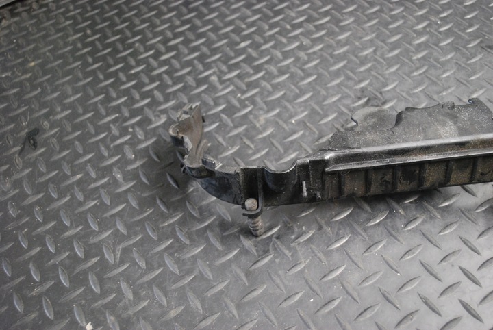 фото №3, Защита распределительный вал audi a8 d3 4.2 tdi 057109093h