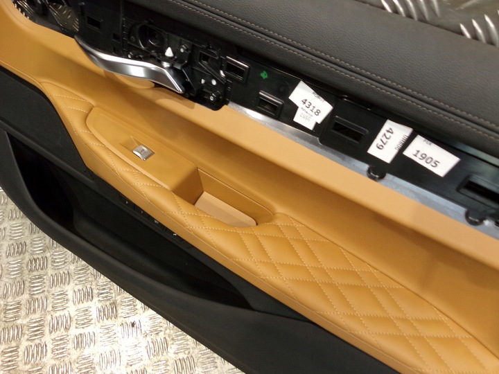 фото №7, Bmw g11 g12 оббивка боковина двері перед зад шкіра