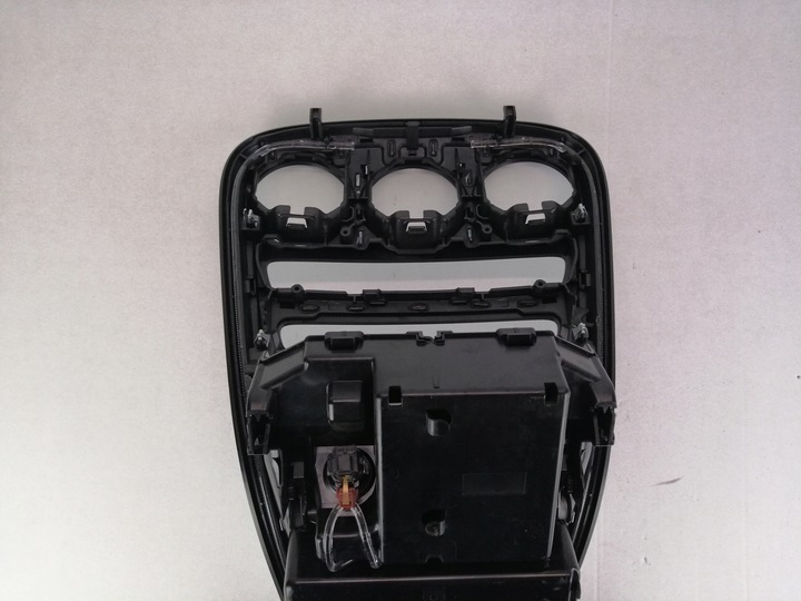 фото №8, Mercedes w205 панель тунель середній amg