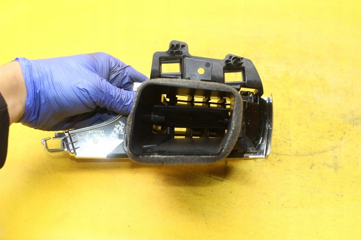 фото №7, Решётка воздуховод левый перед audi a6 c7 4g1820901