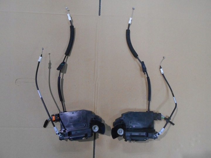 фото №1, Peugeot 308 t9 ii замок дверь перед