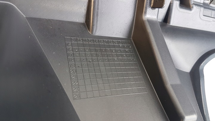 фото №11, Audi оригинальный номер 8v4807511l бампер