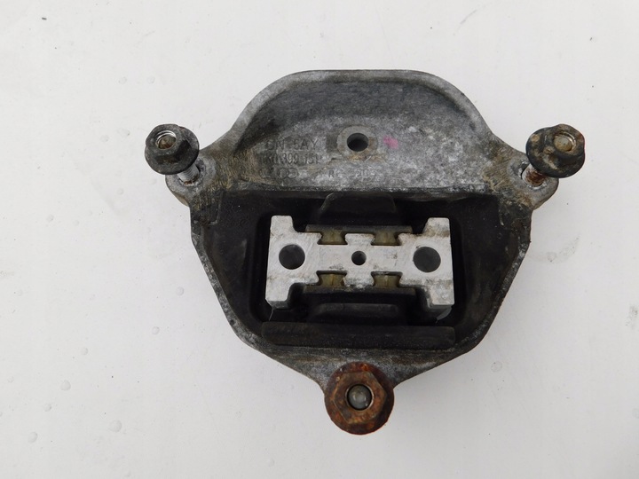 фото №1, Audi a8 s8 d4 лапи подушка коробки 8k0399151r