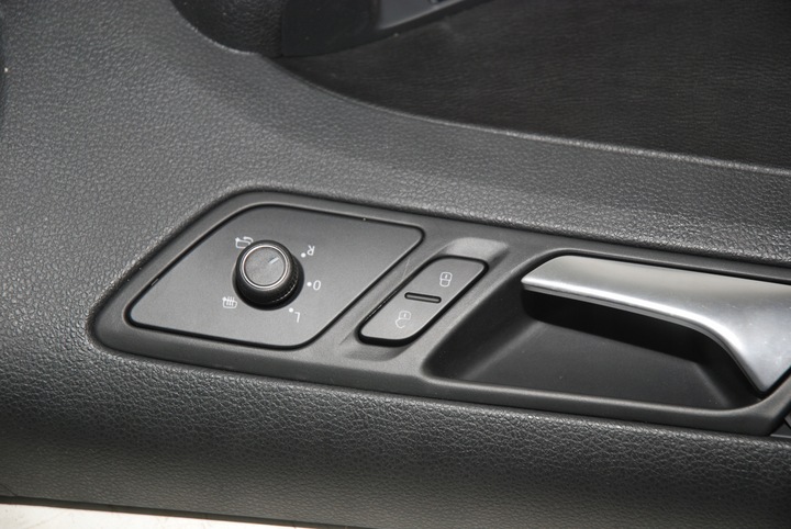 фото №11, Vw jetta 5c fl сиденья кожа обшивки подлокотник