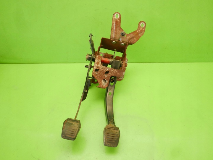 фото №1, Педалі зчеплення гальма ford mondeo mk1 1.8 16v