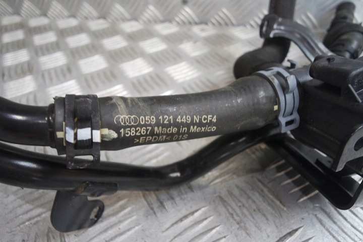 фото №4, Audi q5 80a 3.0dprzewody воды двигателя 06h121601d