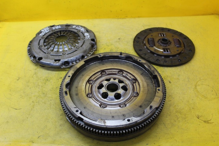 фото №1, Диск притиск колесо двомасовий golf vii 1.5 tsi 05e105266b 04e141016j