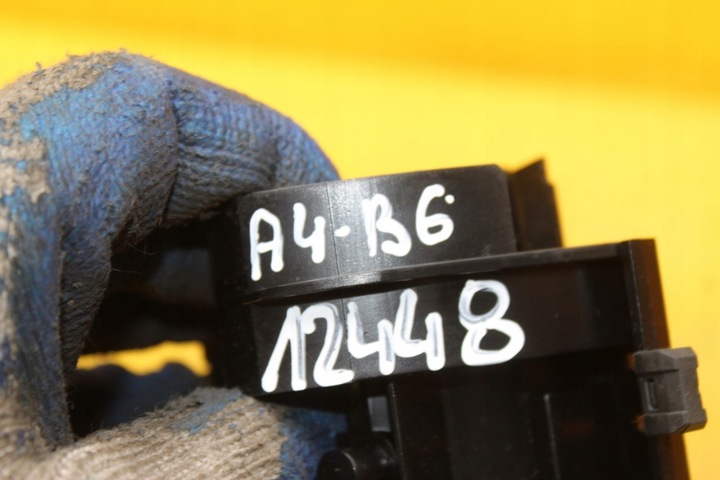 фото №7, Попільничка перед audi a4 b6 b7 8e0857951f