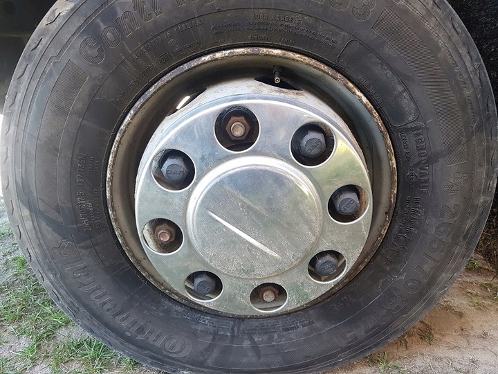 фото №1, Ступица колёса + поворотный кулак правая daf 45 lf 17,5 8 шпилек