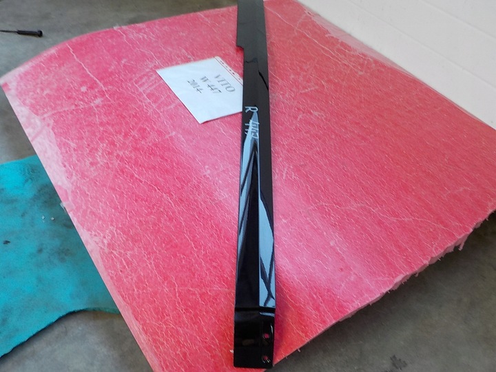 фото №5, Mercedes vito w 447 планка направляющей дверь правая