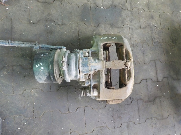 фото №1, Actros 1840 mp1 суппорт левый зад 22,5"