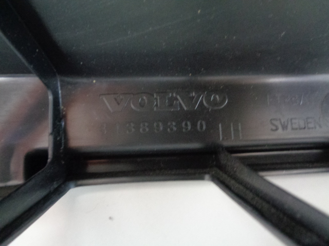 фото №5, Volvo v40 12-18r боковина обивка багажника левая