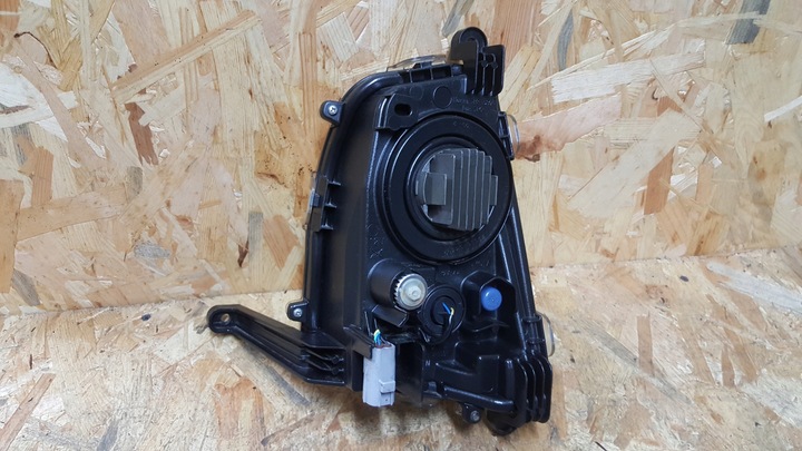 фото №2, Галоген led drl правый переднее toyota prius 16 17 r