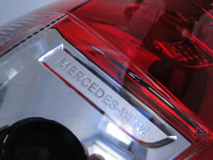 фото №10, Mercedes v клас w 447 лампа задня права ліва зад