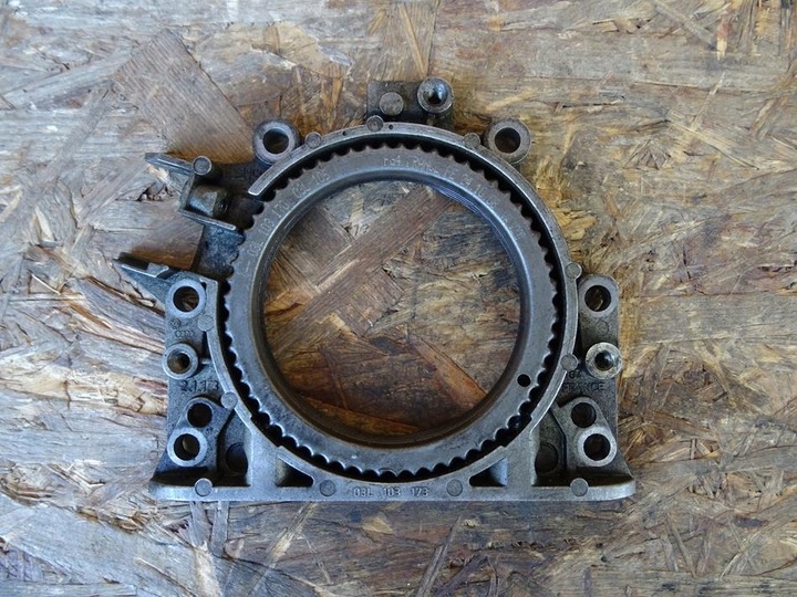 фото №1, Golf vi 2.0 tdi cba cbab 08-12 захист корпус вала 03l103170 03l103173