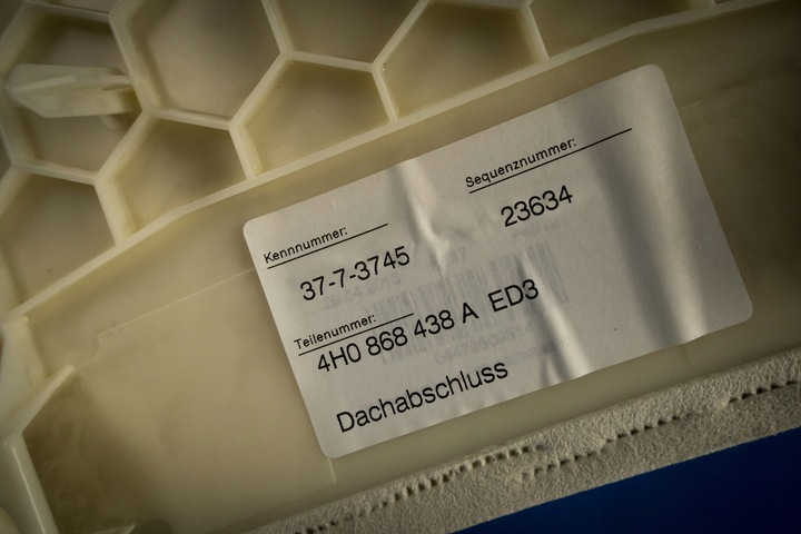 фото №7, Завершение потолок audi a8 s8 4h0868438a ed3