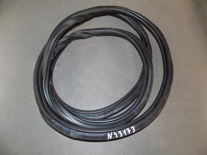 фото №1, Audi a8 4n прокладка двері праві зад 4n4833722