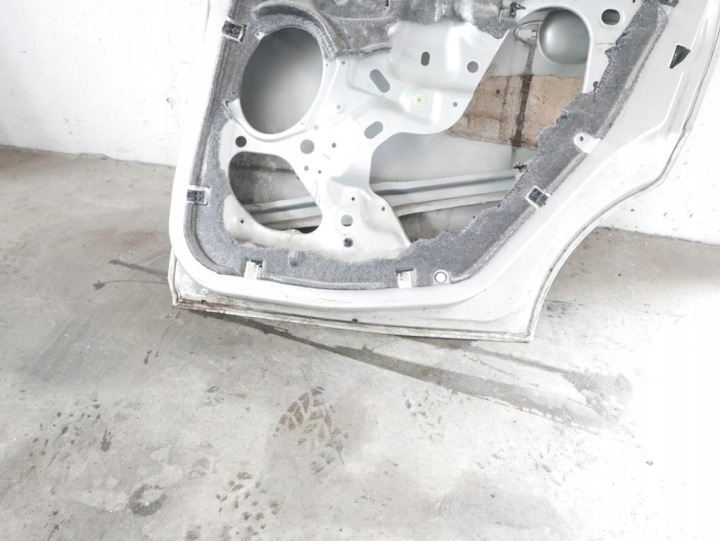 фото №10, Правая дверь зад ford focus mk1 fl 5d универсал o8 01-