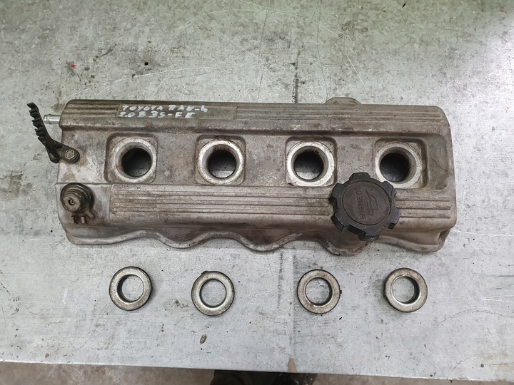 фото №1, Крышка клапанов toyota rav4 2.0 b 3s-fe
