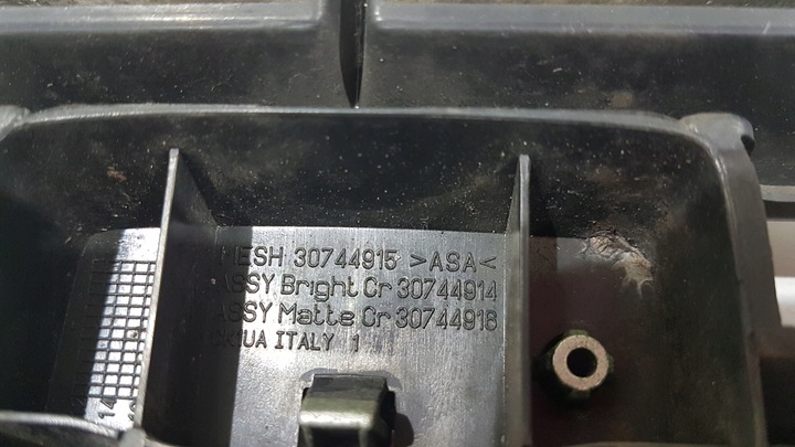 фото №9, Решётка решётка радиатора volvo s40 v50 07-12 30744915 оригинал