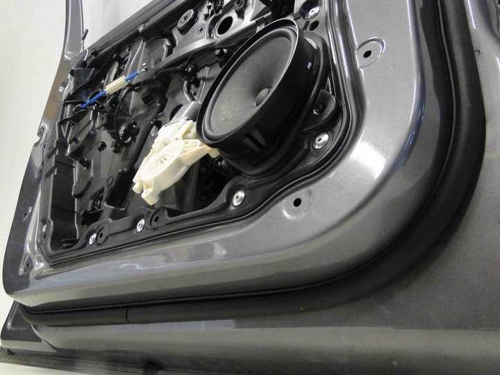 фото №1, Mercedes динамик w дверь левая передние a2468200100