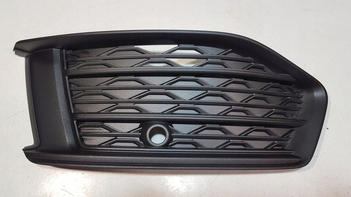 фото №1, Решётка бампера audi a6 c8 левая pdc 4k0807681