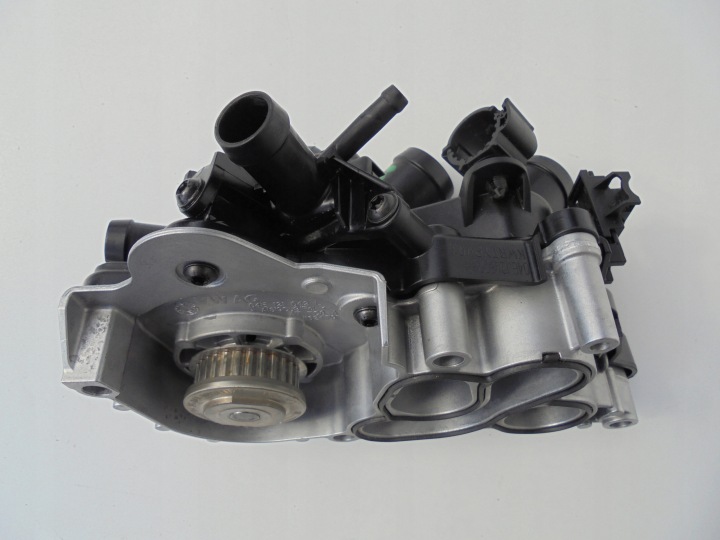 фото №11, Vw polo vi 2g водяна помпа  1.0 tsi 04e121042l 17-
