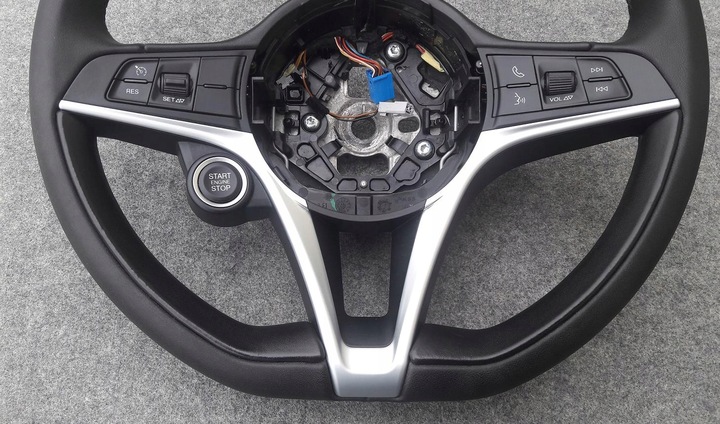 фото №5, Alfa romeo stelvio кермо шкіра мультифункція