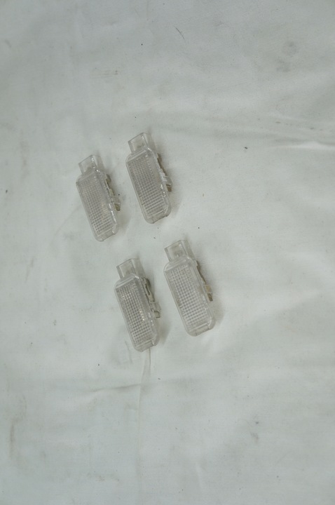 фото №4, Audi a6c5 лампа освітлення обшивка біла