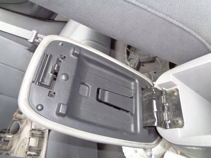 фото №6, Кришка бардачка підлокітника mazda 323f bj 00-02