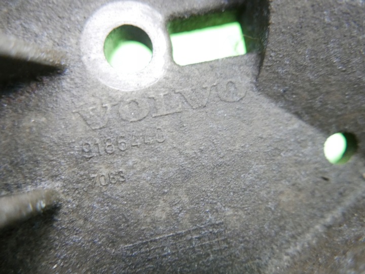 фото №8, Кронштейн коробки кпп / коробка передач volvo s80 i 2.4 20v автомат