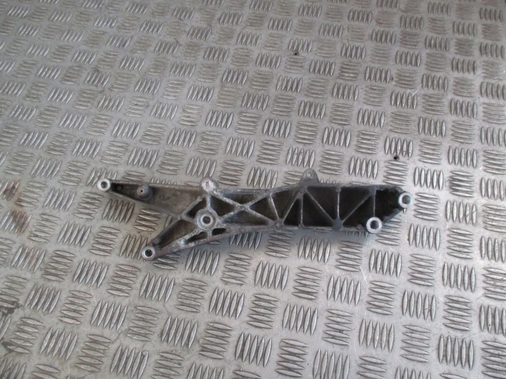 фото №7, Кронштейн двигателя volvo s80 ii 06-09 3.2 b