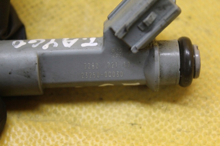 фото №7, Форсунка топлива toyota aygo ii 1.0 b 23250-00030